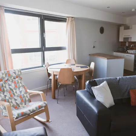 Pass The Keys Lovely 2-Bed Flat Glasgow Harbour Free Parking Exterior photo