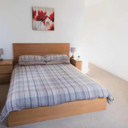 Pass The Keys Lovely 2-Bed Flat Glasgow Harbour Free Parking Exterior photo