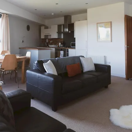 Pass The Keys Lovely 2-Bed Flat Glasgow Harbour Free Parking Exterior photo