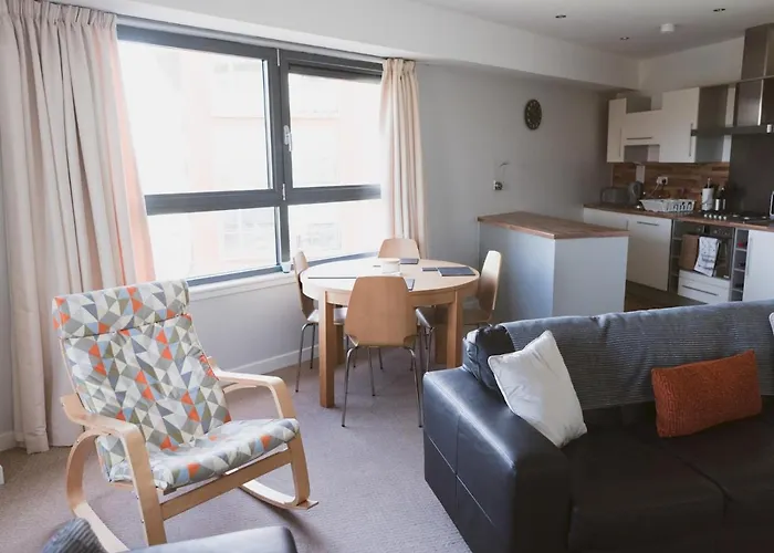 Pass The Keys Lovely 2-Bed Flat Glasgow Harbour Free Parking